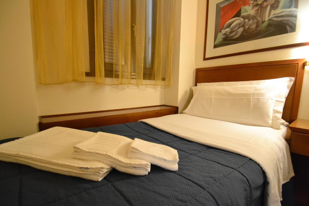 Hotel Posta Чечина Екстер'єр фото