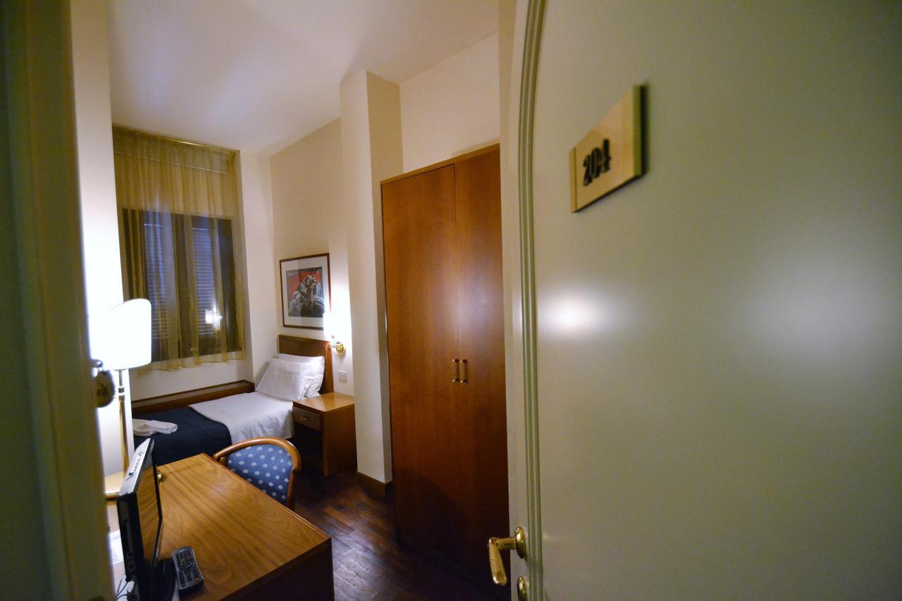Hotel Posta Чечина Екстер'єр фото